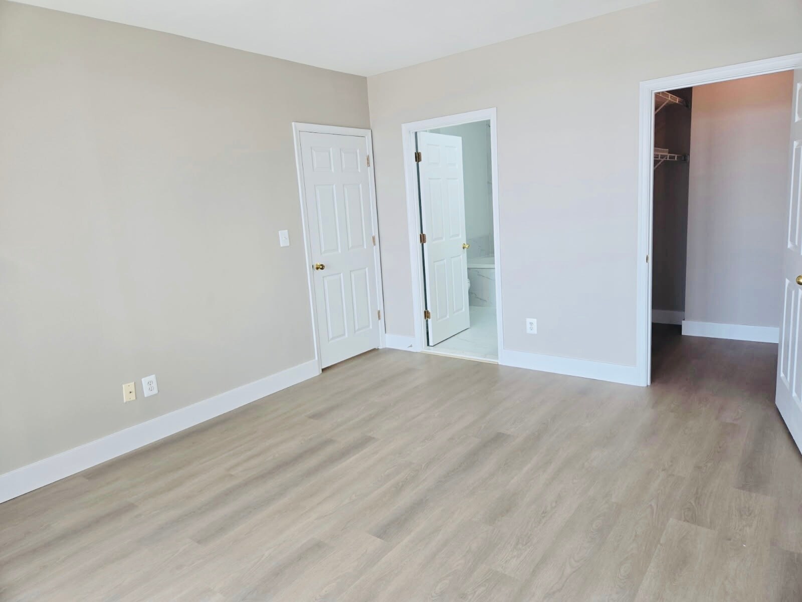 Building Photo - 100 Harborview Dr
