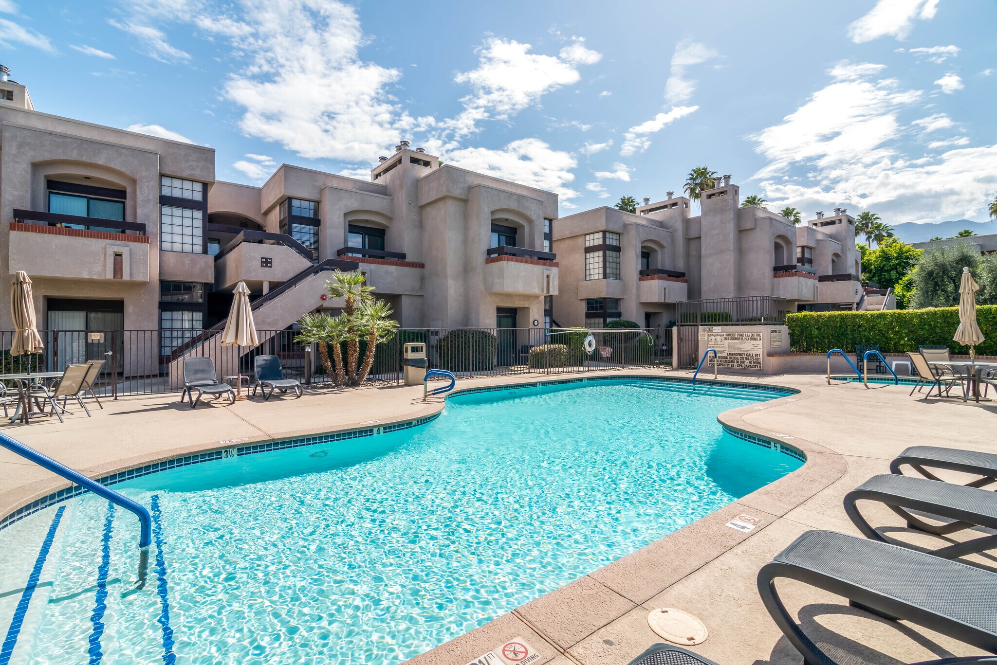 Building Photo - 2601 S Broadmoor Dr
