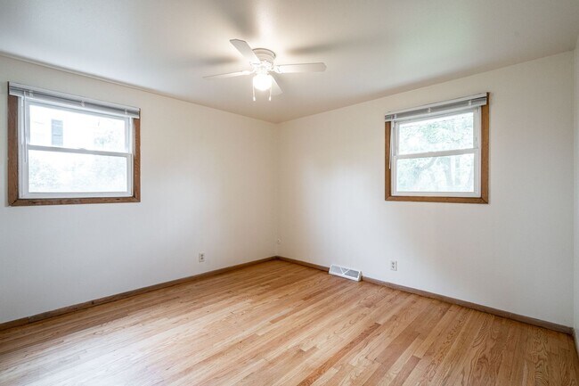 Building Photo - Josephine