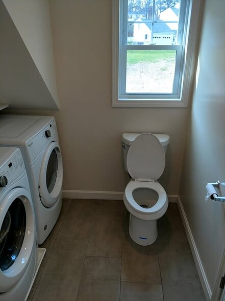 Bathroom W/D and Toilet - 41 Zapora Dr