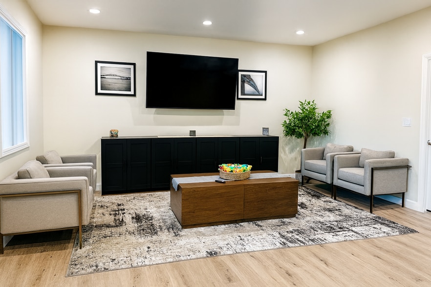 Primary Photo - Westmoore Apartments