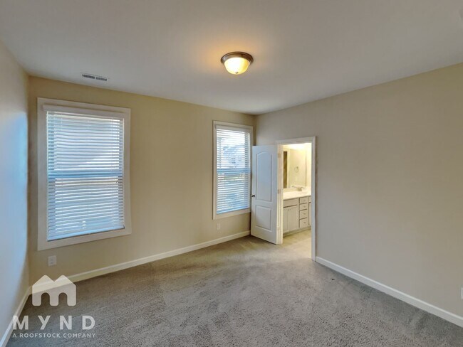 Building Photo - 1019 Willowcroft Dr