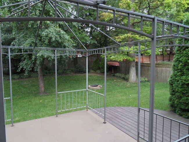 Building Photo - 1326 Walnut Ridge Dr