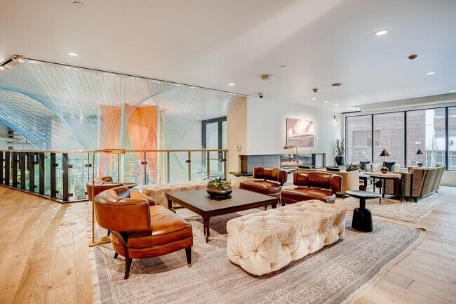 Building Photo - Northwest Facing 1 bedroom, 1 bathroom Con...