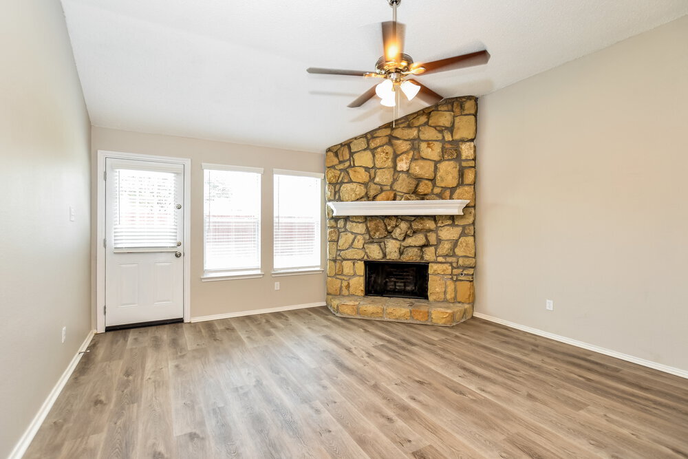 Building Photo - 2208 Sumac Dr