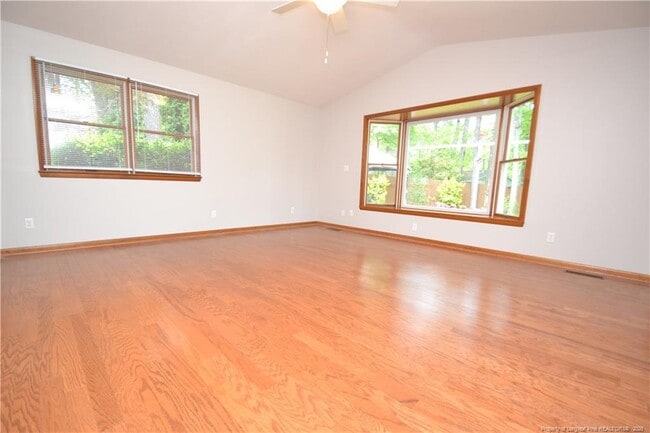 Building Photo - 806 Kingswood Dr