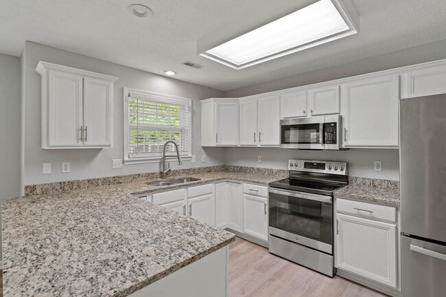Building Photo - 2404 Lubbock Ct