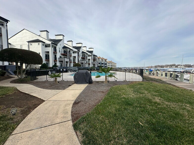 Building Photo - 18713 Vineyard Point Ln