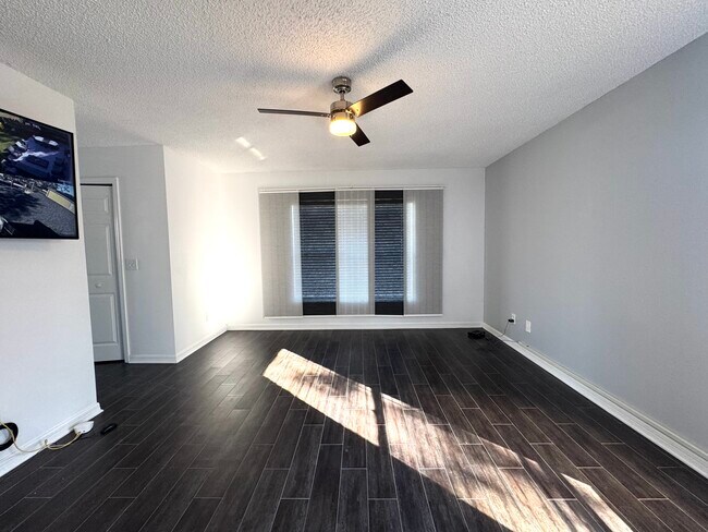 Building Photo - 7237 Bellingham Oaks Blvd