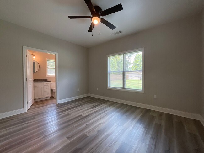 Building Photo - Duplex