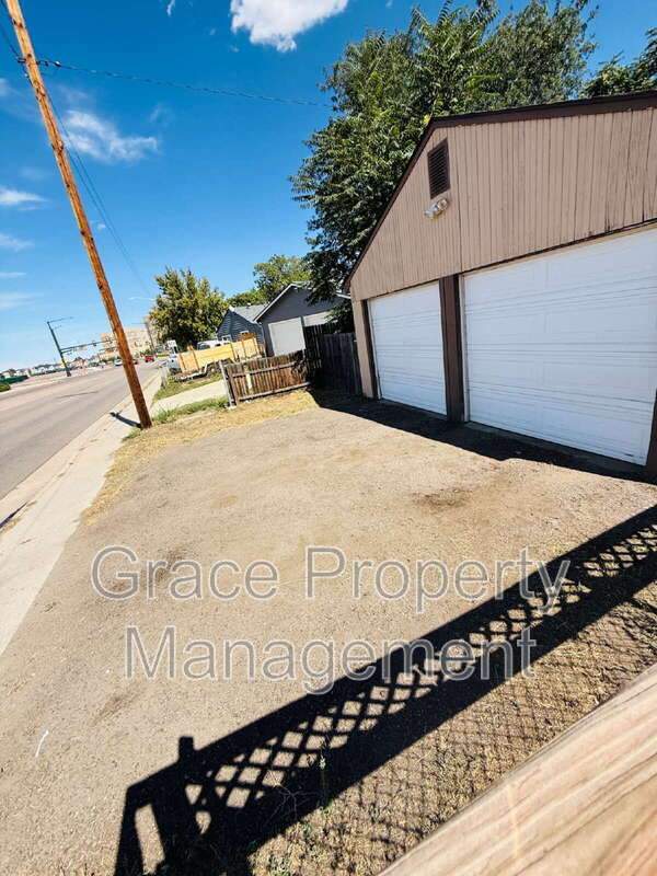 Building Photo - 6028 Forest Dr