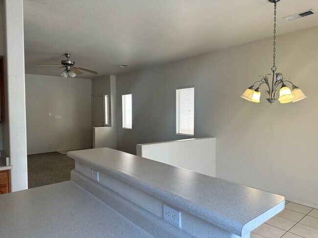 Building Photo - 5647 Valle Alegre Pl NW