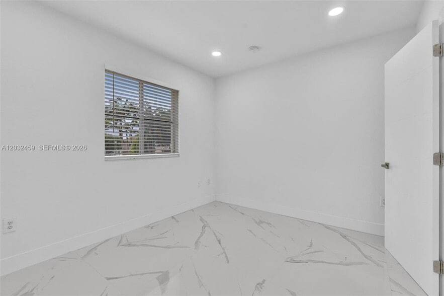 Building Photo - 17337 NW 7th Ave