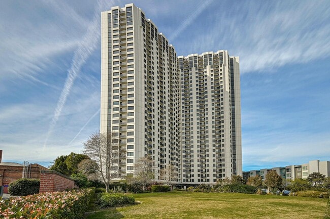 Building Photo - VIEWS from this Renovated & Spacious Apartment at Pacific Park Plaza