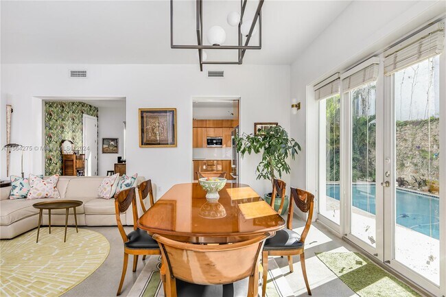 Building Photo - 696 NE 68th St