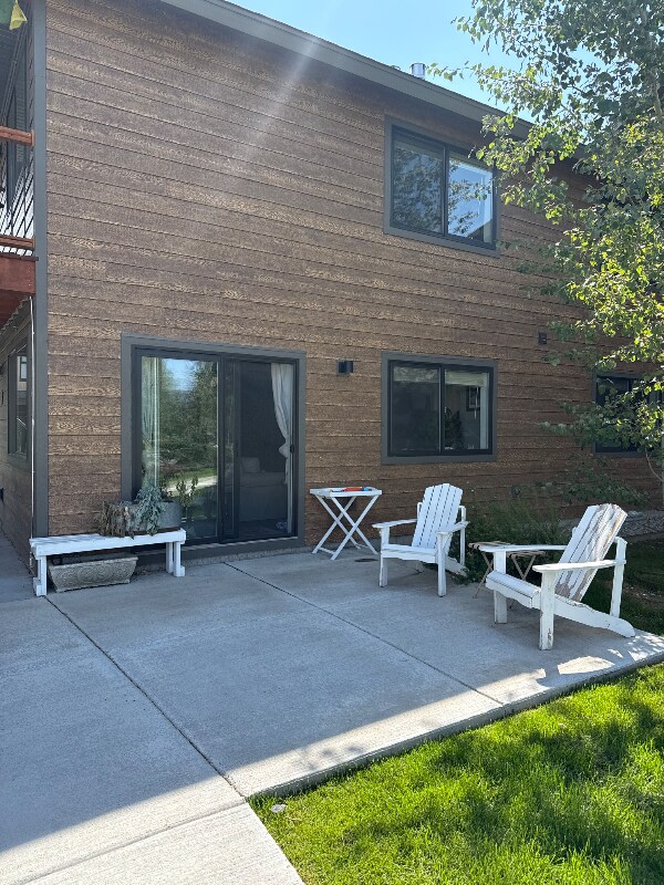 Building Photo - 205 Lakewood Rd