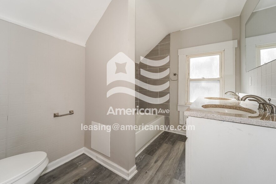 Building Photo - 1308 Ray Pl NW