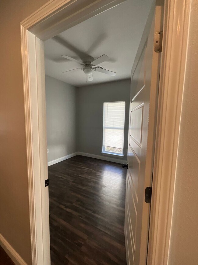 Building Photo - 201 Lacey Eden Ln