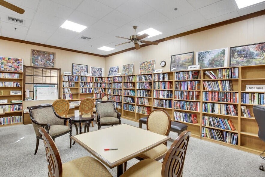 Building Photo - 10203 Mangrove Dr