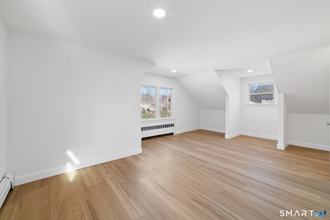 Building Photo - 141 Colony Ave