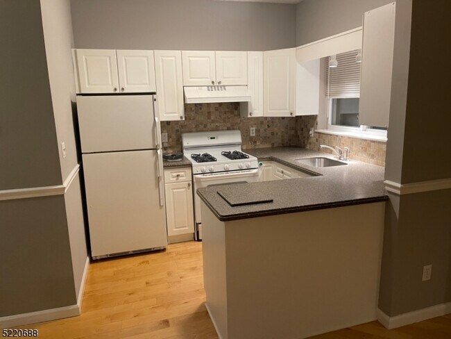 Building Photo - 312 Brittany Dr