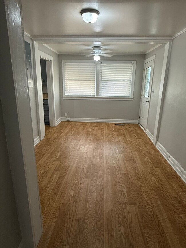 Building Photo - FIRST FULL MONTH RENT FREE