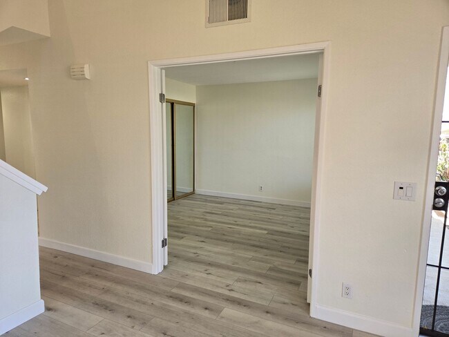 Building Photo - 1532 Granite Hills Dr