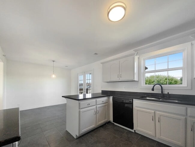 Building Photo - 1575 Cobra Ln