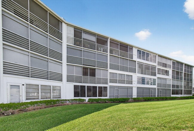 Building Photo - 2015 Cornwall A