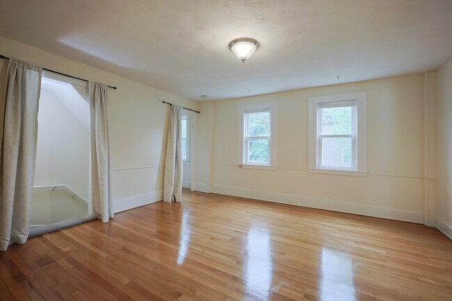 Building Photo - 16 Beacon Pl