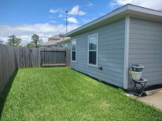 Building Photo - 25392 Northpark Lake Dr