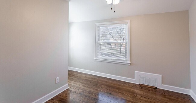 Building Photo - 2750 N 61st St