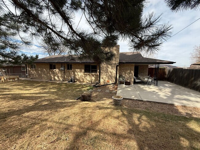 Building Photo - Charming Arvada Ranch