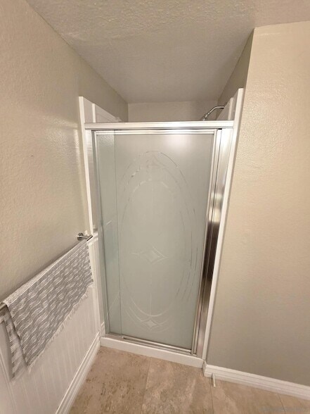 Building Photo - 341 Rolling Hills Ln