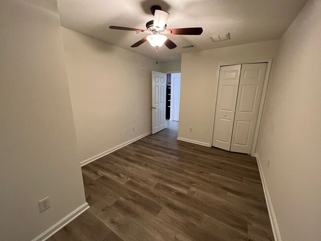 Building Photo - Nice 2 bedroom condo for rent in Heron’s L...