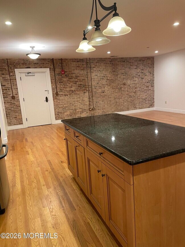 Building Photo - 8 E Front St