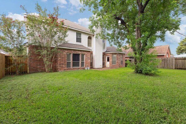 Building Photo - 14111 White Oak Gardens Dr
