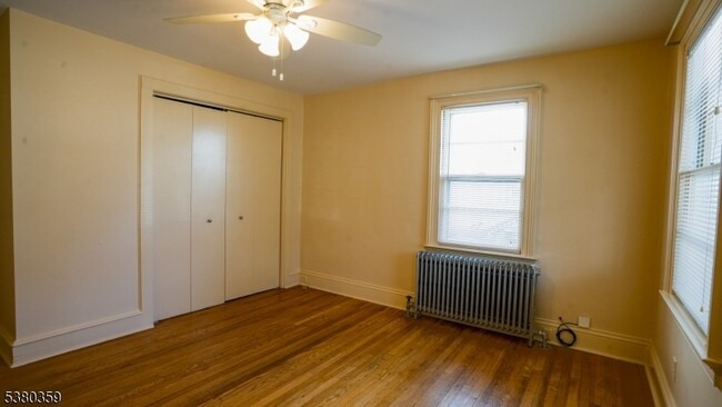 Building Photo - 307 Monroe St