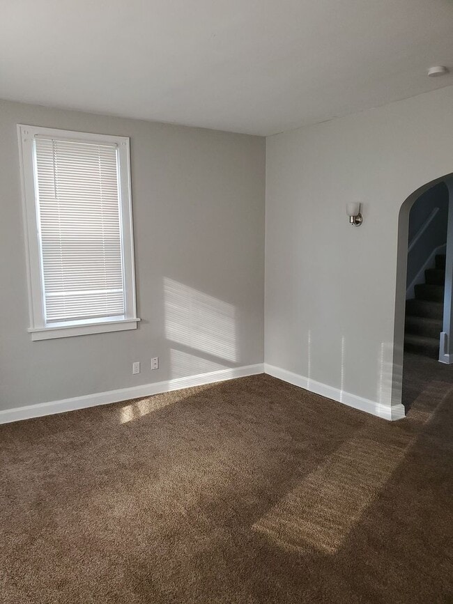 Building Photo - 2 Bedroom NE Canton Home for Rent