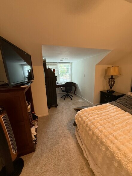 Building Photo - 9307 Kings Falls Dr