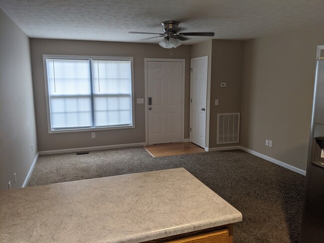 Building Photo - 130 Barton Dr