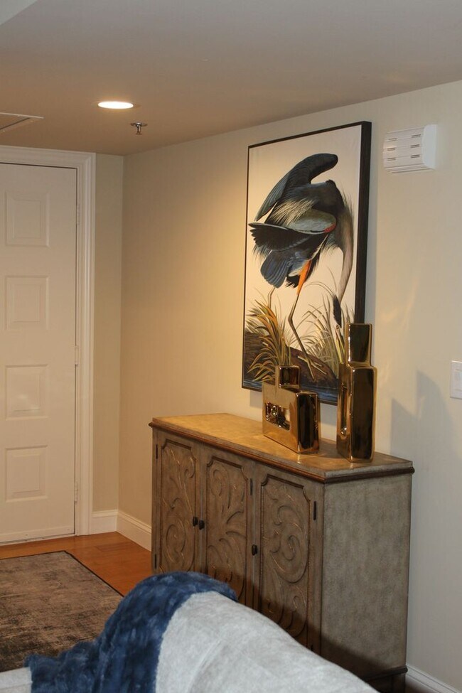 Building Photo - **PELICAN BAY**ST NICOLE**NEWLY FURNISHED**STUNNING SEASONAL OR ANNUAL RENTAL**