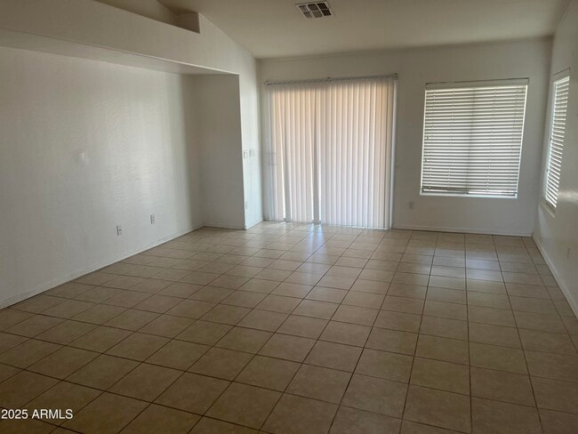 Building Photo - 1514 W Lynne Ln