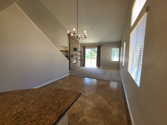 Building Photo - Great golf course views