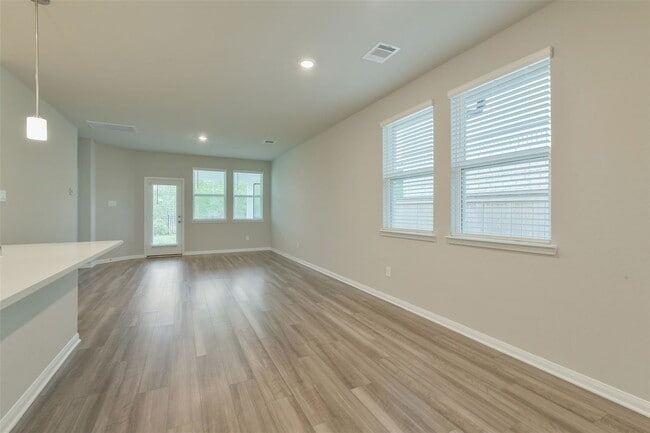 Building Photo - 17418 Rosette Grass Dr