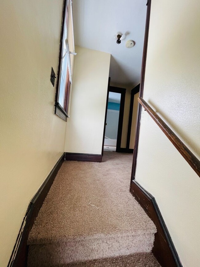 Building Photo - DREAM LOCATION !! LOOKS LIKE PRIVET ROAD !!!