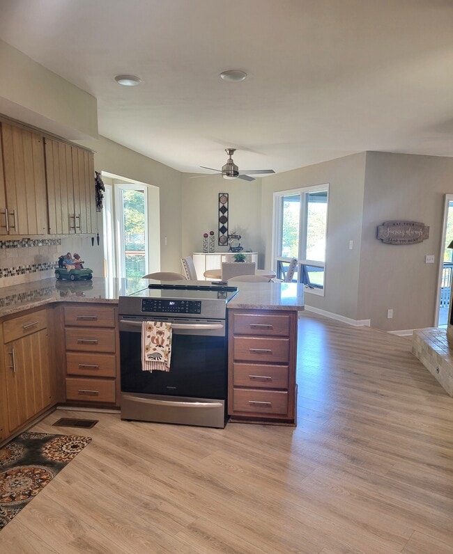 Building Photo - 166 Baltusrol Rd