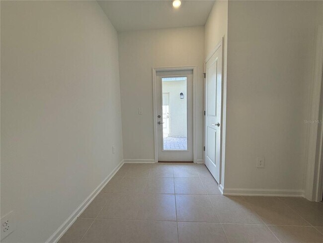 Building Photo - 734 Honeyrock St