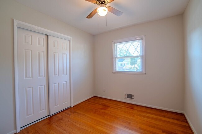 Building Photo - 6 Hammen Ave