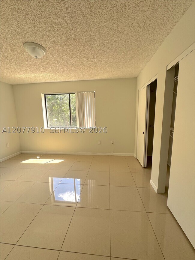 Building Photo - 3280 Coral Lake Ln